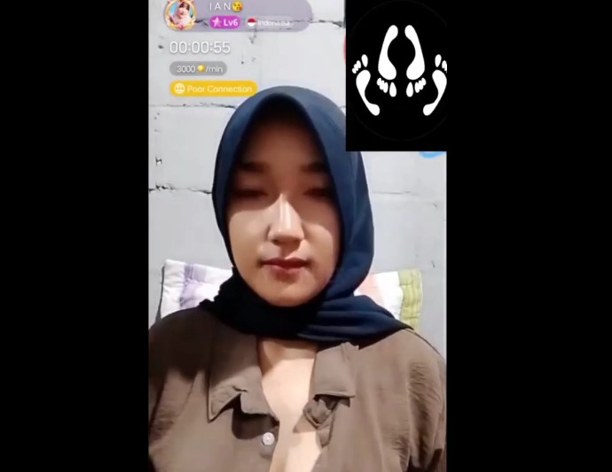 Ukhti Ukhti Ian Cari Cuan Lewat Video Call Berbayar