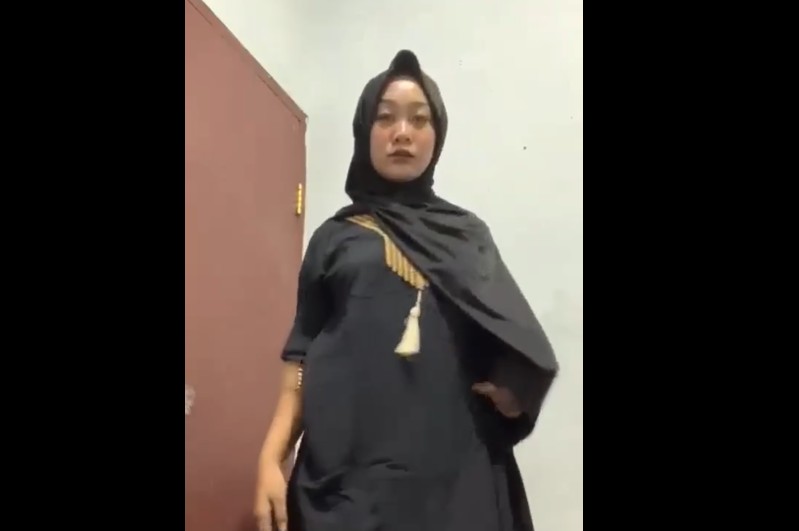 Suasana Nyaman Mamah Muda Setelah Lepas Gamis Di Waktu Luang