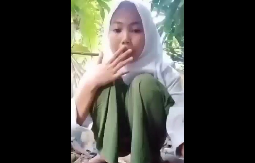 Link Cuplikan Rare Siswi SMA Di Malang Minta Maaf Lewat Video Call