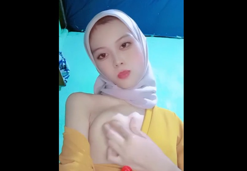 5 Gaya Santai Ukhti Mungil Bandung Yang Menarik Perhatian Netizen