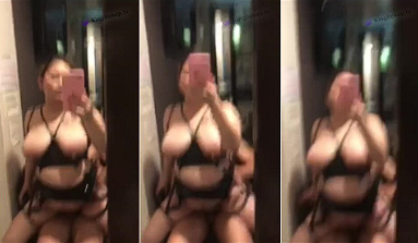 Mamah Muda Wiwik Tunjukkan Kepercayaan Diri Lewat Pose Depan Kaca