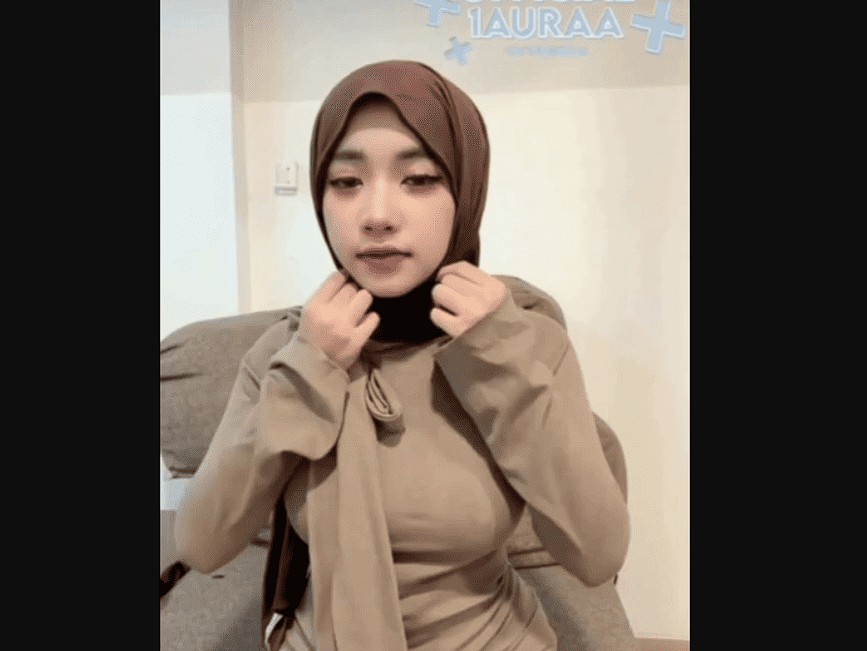 Laura Kakak Hijab Cantik yang Aktif di Kegiatan Sehari-hari