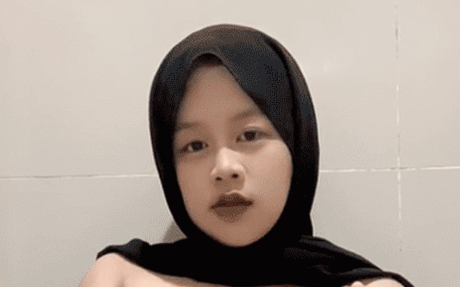 Link Cuplikan Gadis Sunda Berhijab Yang Selalu Menemani di Saat Sulit