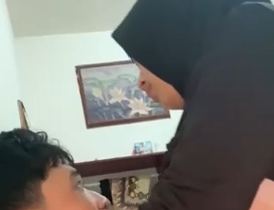 Setelan Kece Mahasiswi Baju Hitam Jilbab Hitam Yang Sering Di Pakai