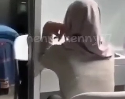 Jahilnya Abang Gangguin Adek Sedang Belajar Untuk Ujian Perguruan Tinggi