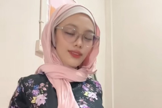 Link Cuplikan Mama Muda Berhijab Selalu Pede Saat Mencari Uang
