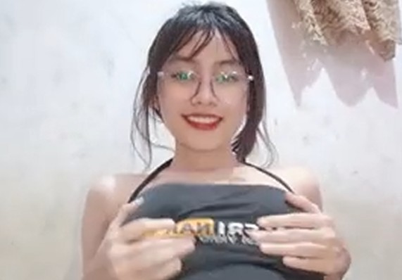 Mika Gadis Abg Keturunan Arab Yang Menjadi Populer Tahun Ini